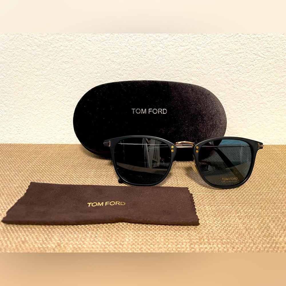 Tom Ford Beau TF 672 02N Matte Black Blue Lens Rose Gold 53-21-145 Sunglasses